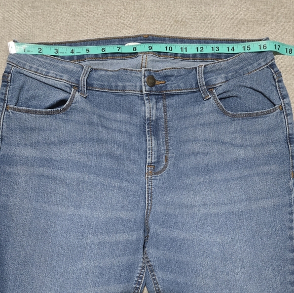Old Navy Blue Super Skinny Ankle High Rise Jeans Medium Wash & Stretch Size 14P - Picture 6 of 13